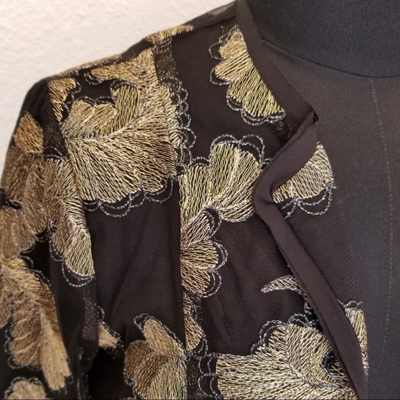 Embroidered Bell-Sleeved Blazer - Picture 2 of 8